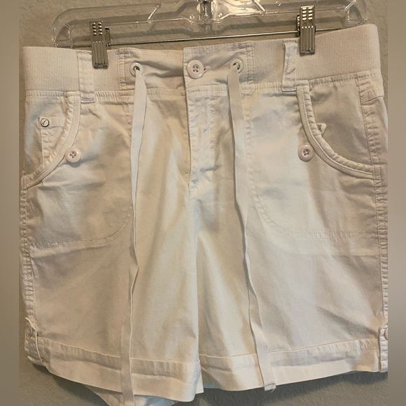Gloria Vanderbilt Shorts size 8 - Picture 1 of 3